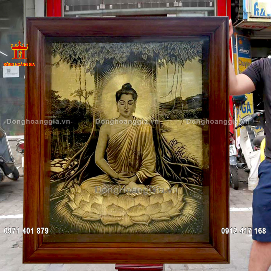 Từng đường nét trên bức tranh được chạm khắc tỉ mỉ